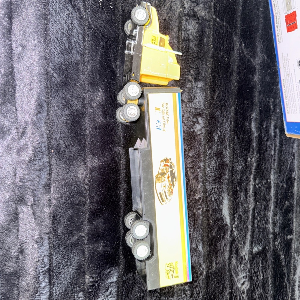 1995 LIMITED EDITION NASCAR KODAK FILM‎ RACING TRUCK - WALMART DEAL-4U